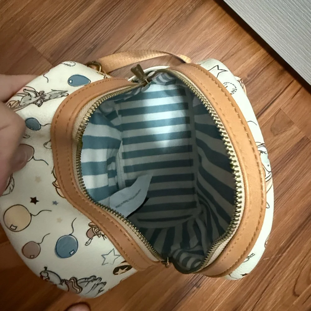 Disney Loungefly Dumbo Mini Backpack - Picture 3 of 3